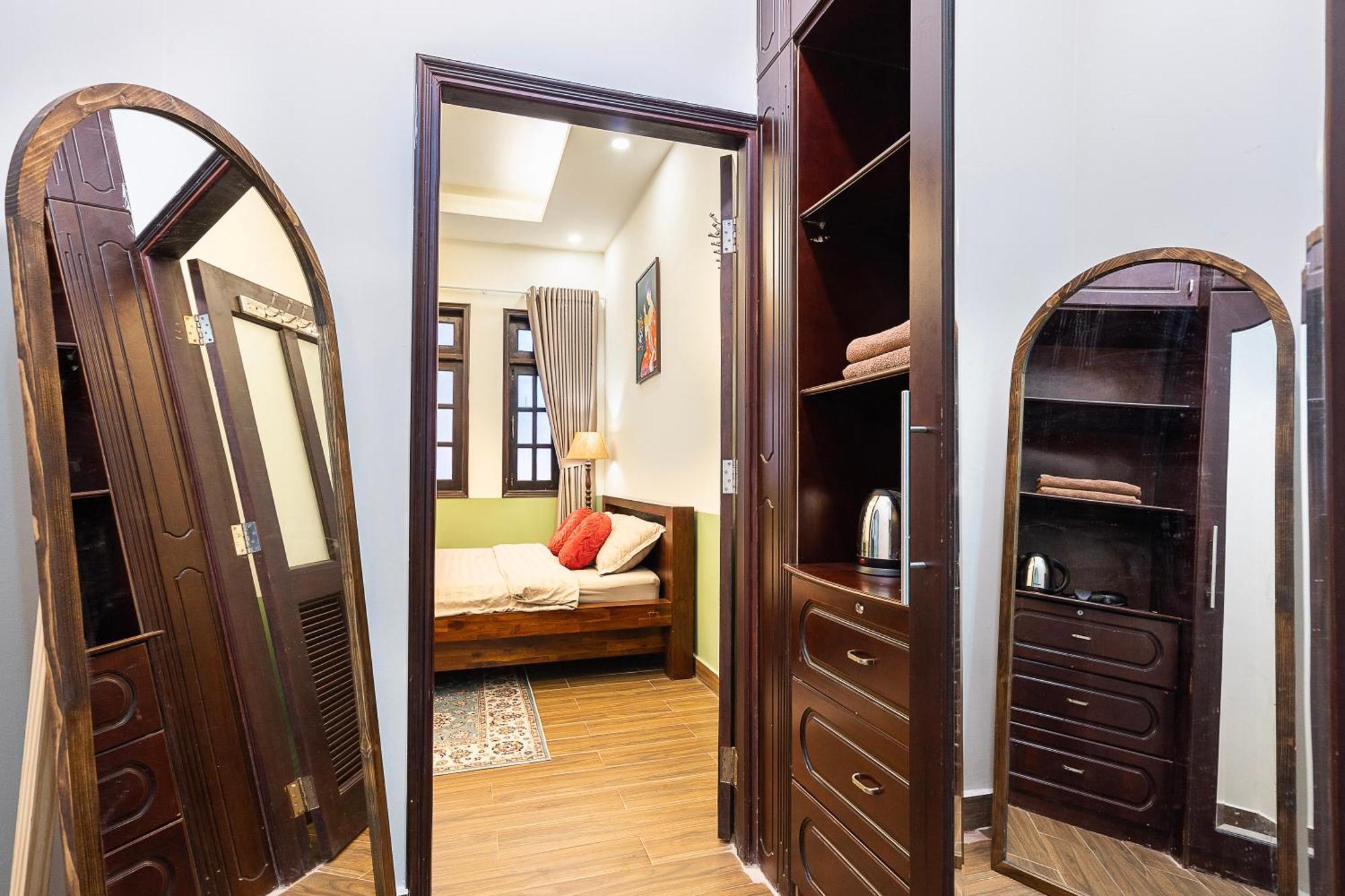 Aparthotel A Little Saigon - Bui Vien Walking Street *