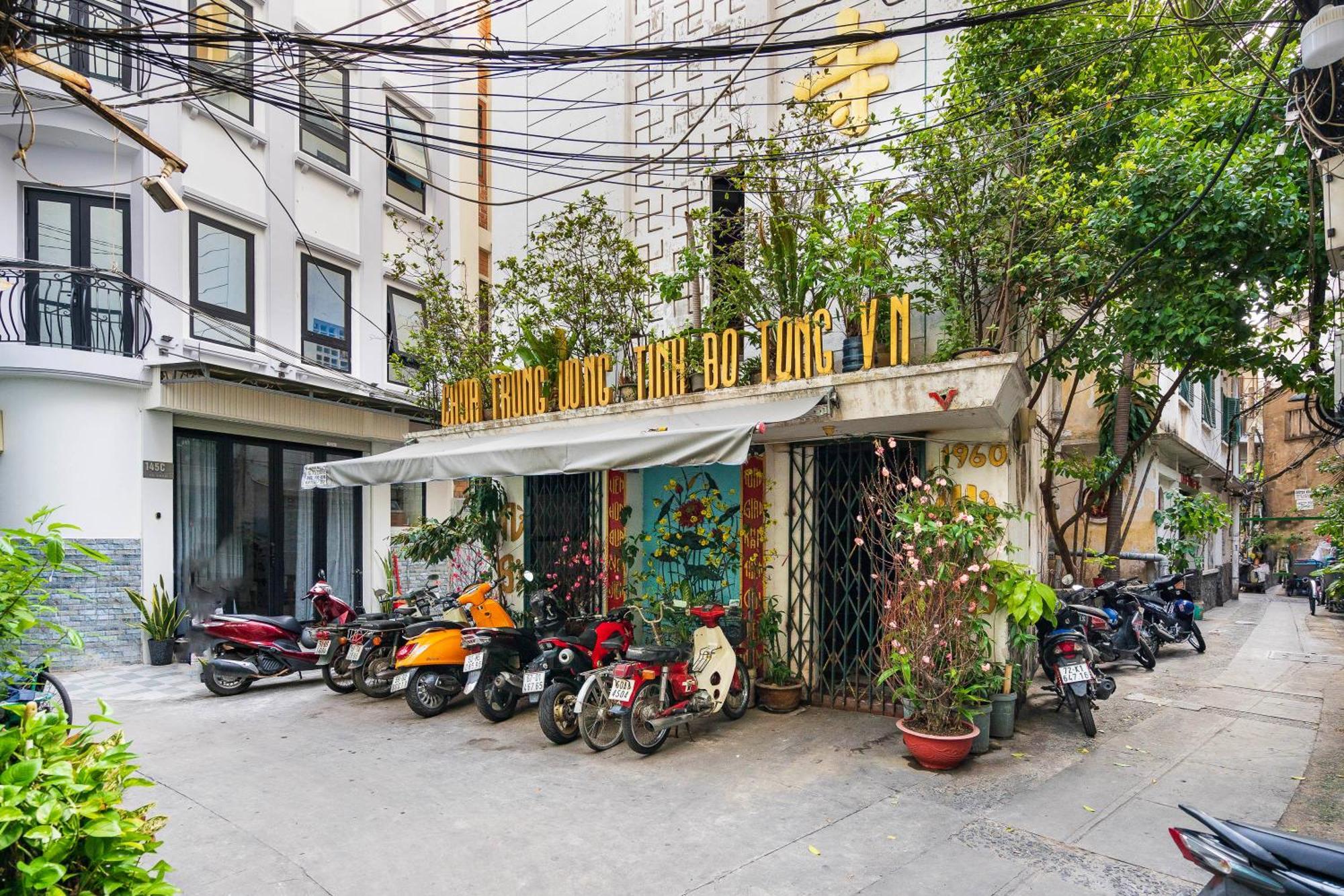 A Little Saigon - Bui Vien Walking Street