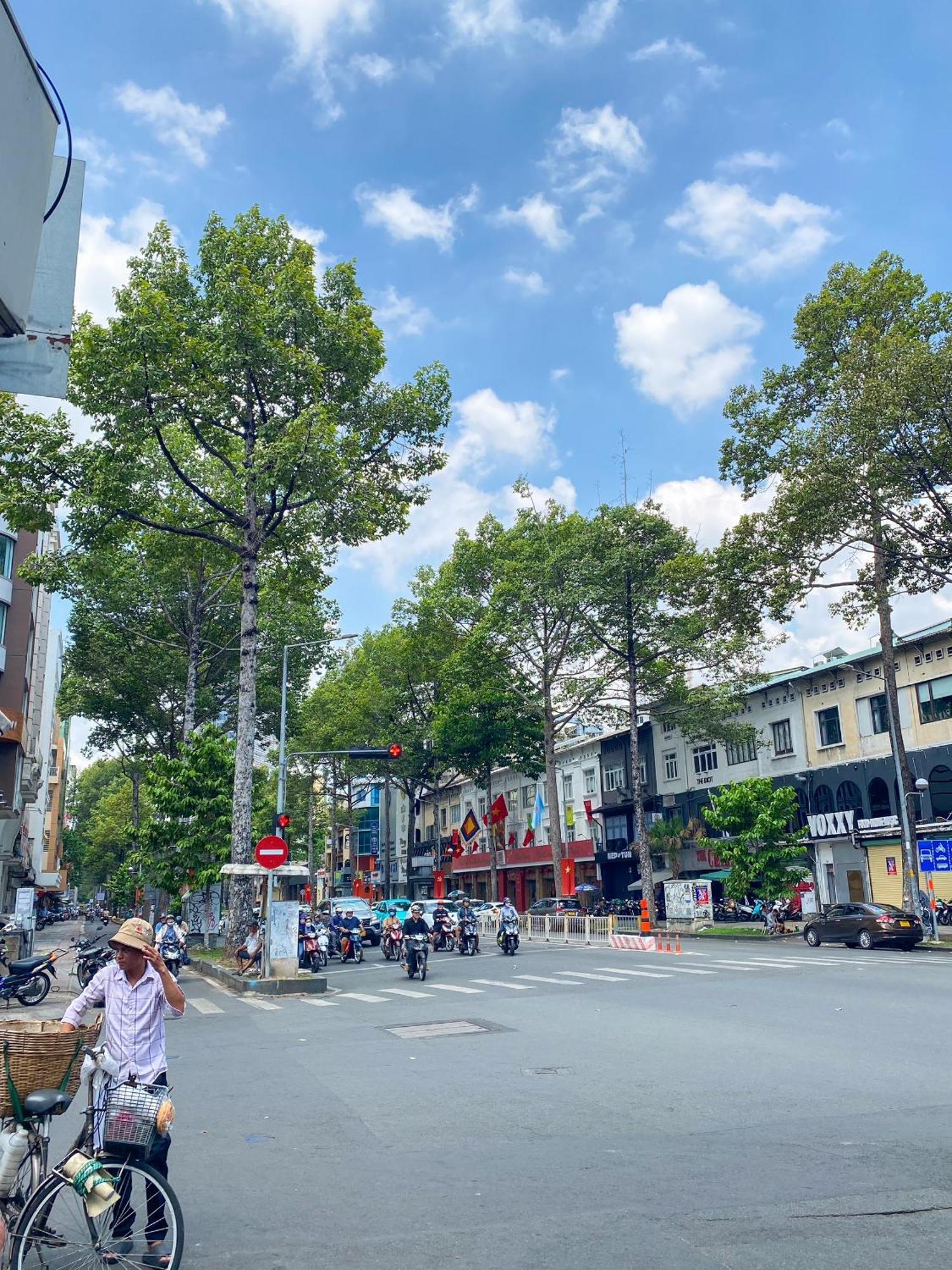 A Little Saigon - Bui Vien Walking Street Aparthotel